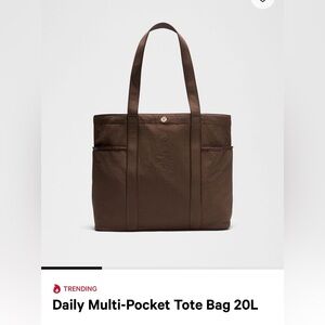 Daily multi pocket tote bag
Brown Walnut crunch with gold